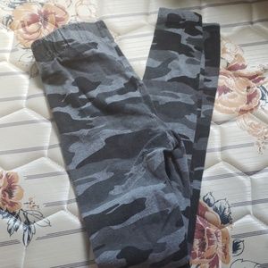 Garage camo leggings
